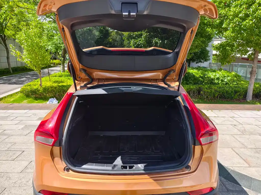 Volvo V40 — миниатюра 12