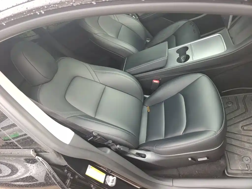 Tesla Model Y — миниатюра 25