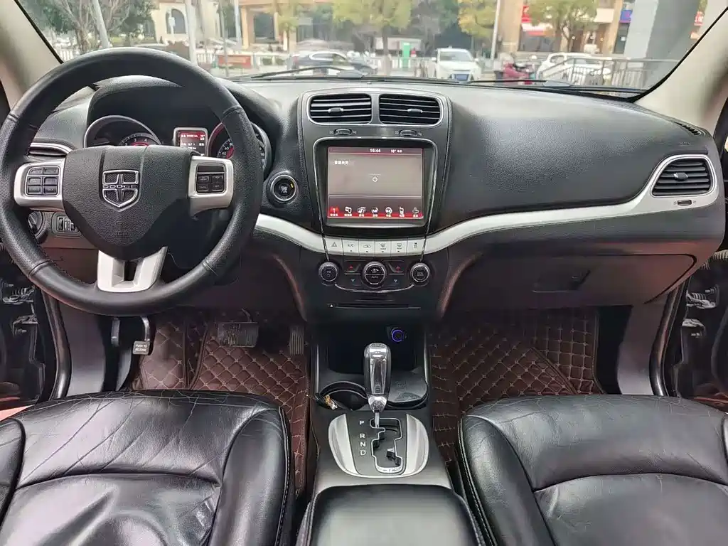 Dodge Journey — миниатюра 8