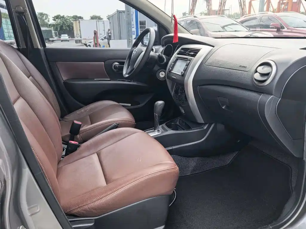 Nissan Livina — миниатюра 4