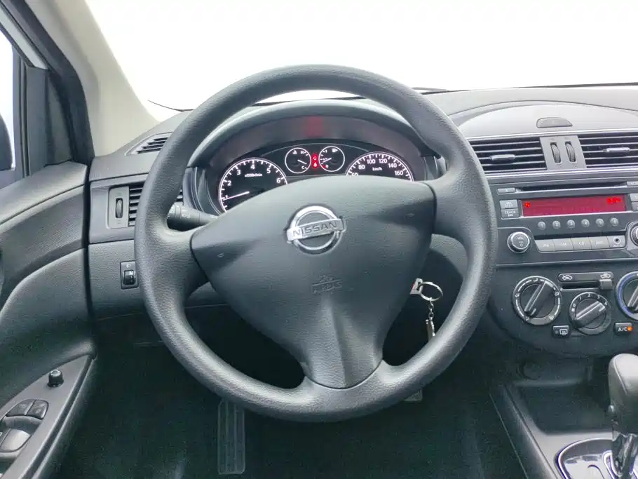 Nissan Tiida — миниатюра 15
