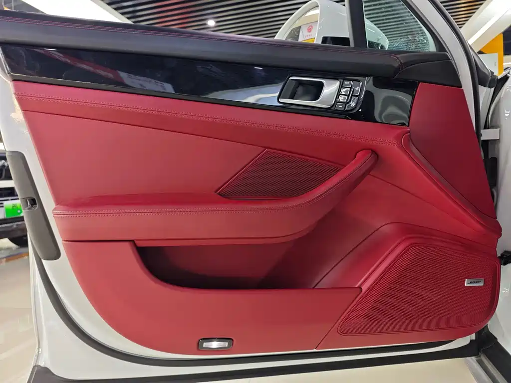 Porsche Panamera — миниатюра 6