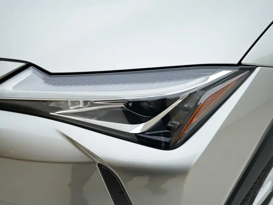 Lexus UX — миниатюра 12