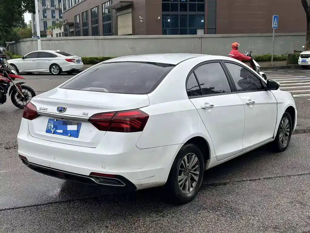 Geely Emgrand — миниатюра 4