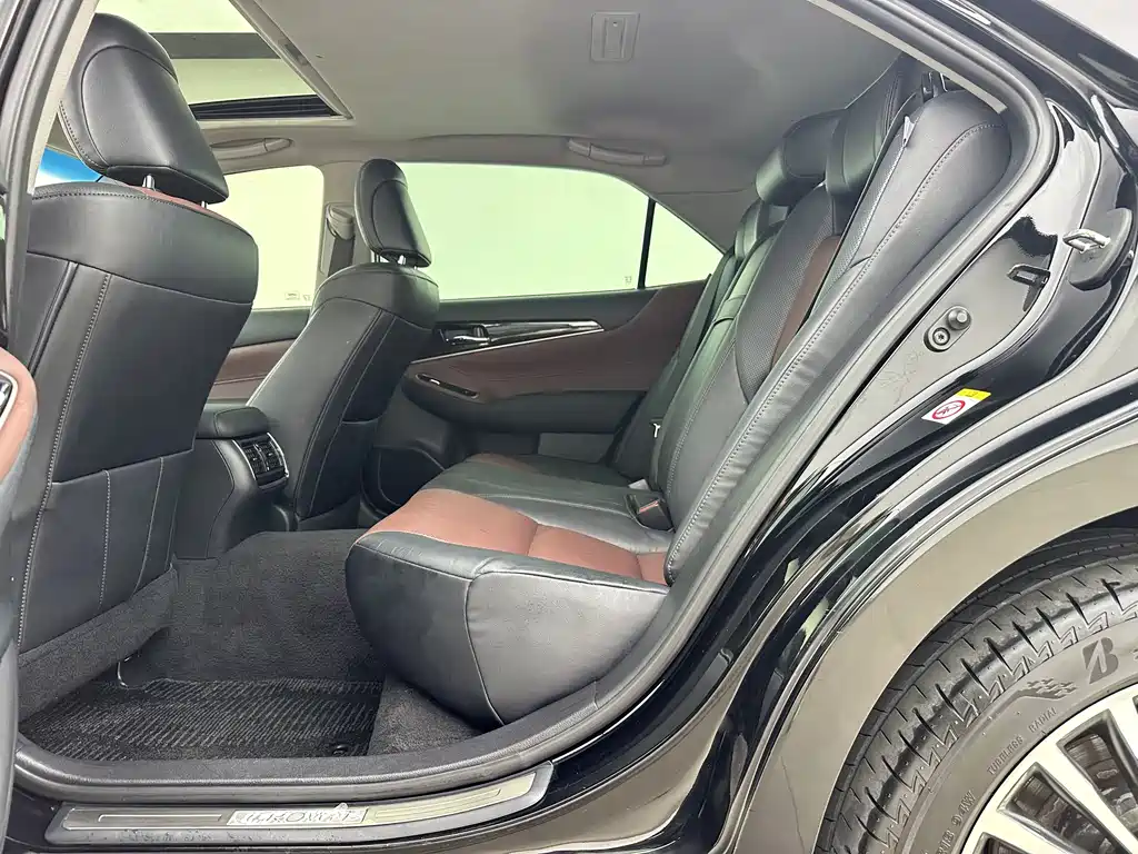 Toyota Crown 2018 2.0T Sport