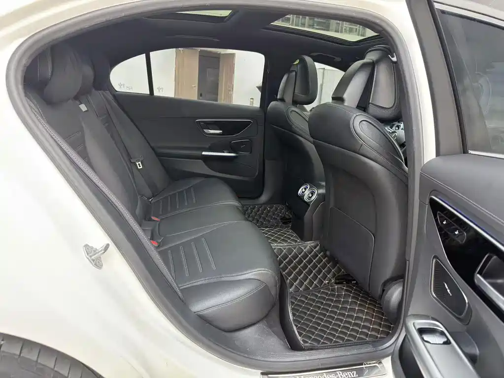 Mercedes-Benz C-Class — миниатюра 9