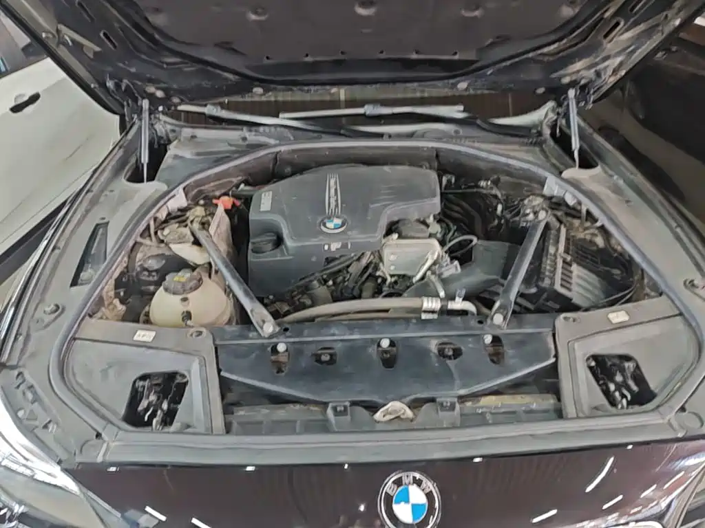 BMW 5 Series — миниатюра 20