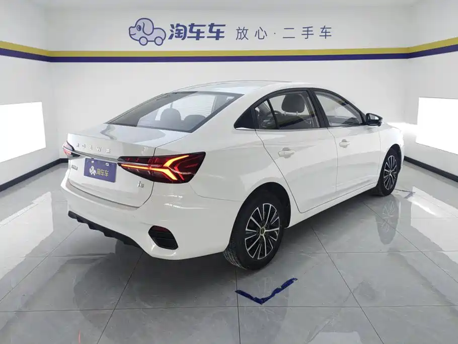 Roewe i5 — миниатюра 3