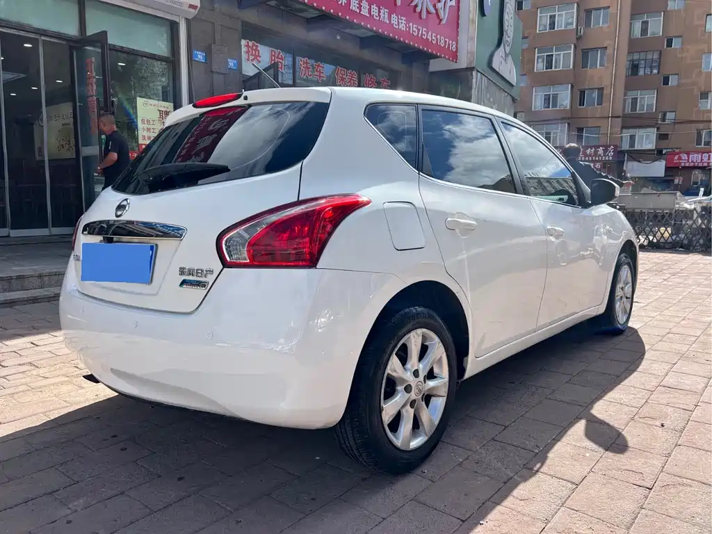 Nissan Tiida — миниатюра 4