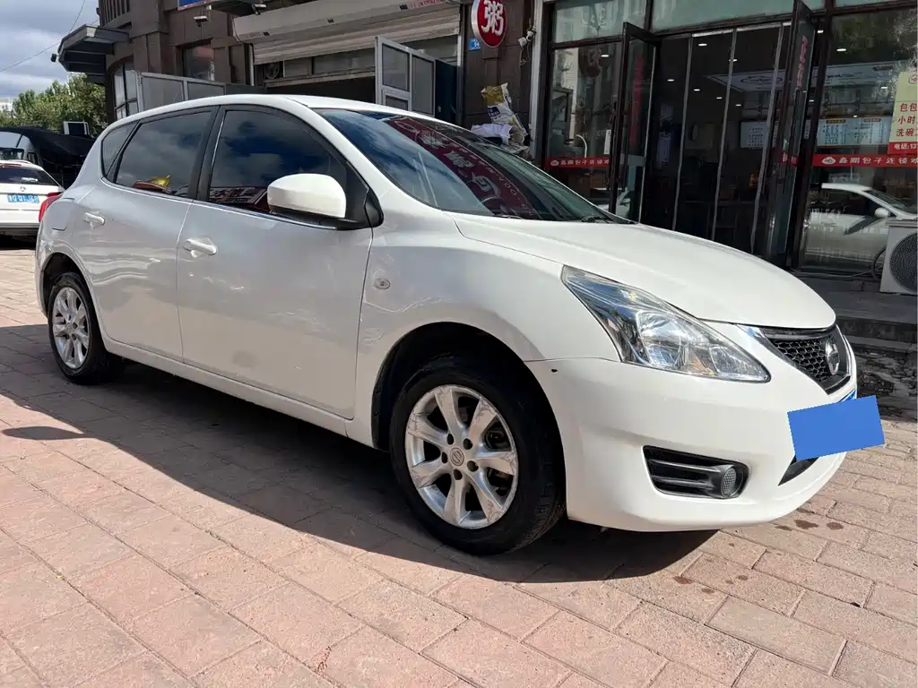 Nissan Tiida — миниатюра 3