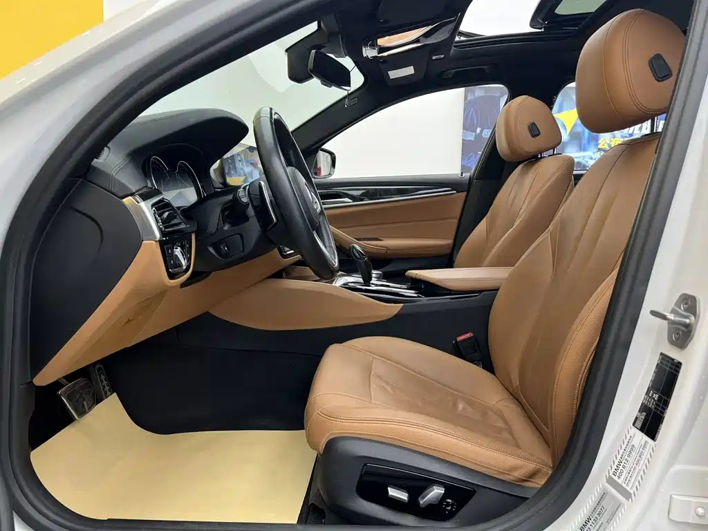 BMW 5 Series — миниатюра 20