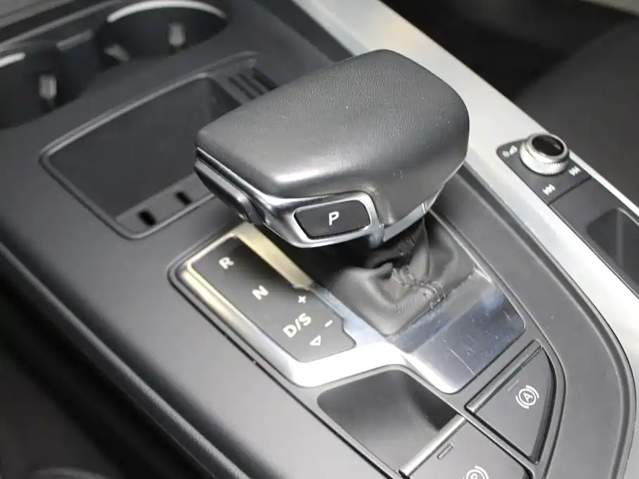 Audi A4L — миниатюра 12