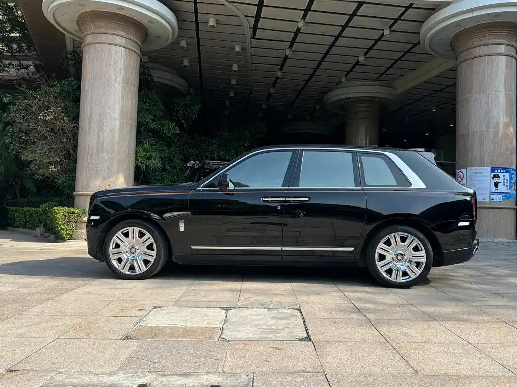 Rolls-Royce Cullinan — миниатюра 7