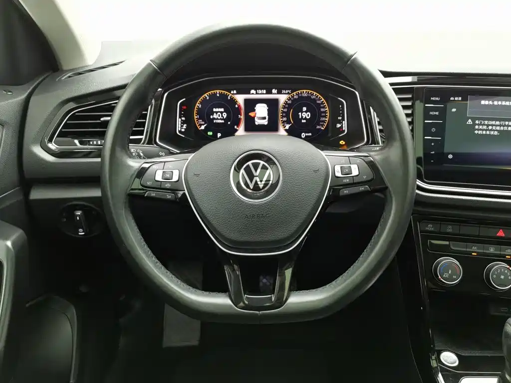 Volkswagen T-Roc — миниатюра 11