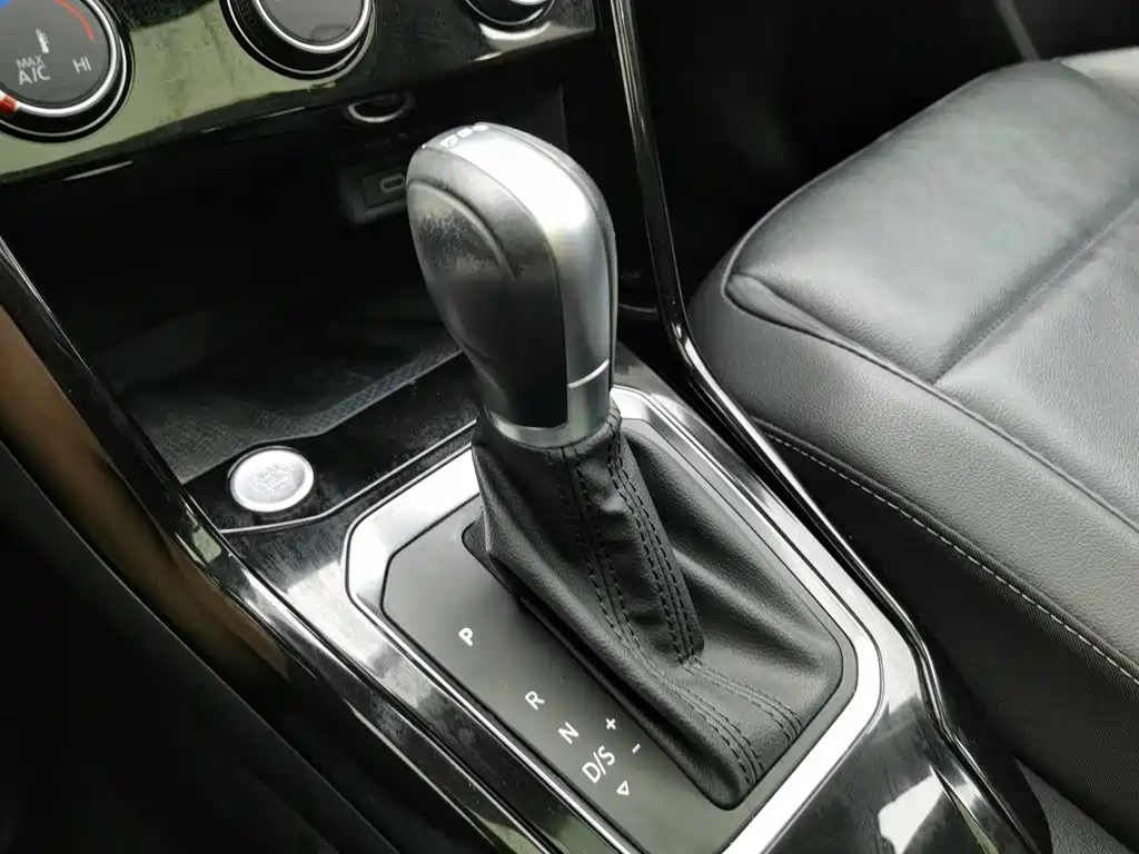 Volkswagen T-Roc — миниатюра 13