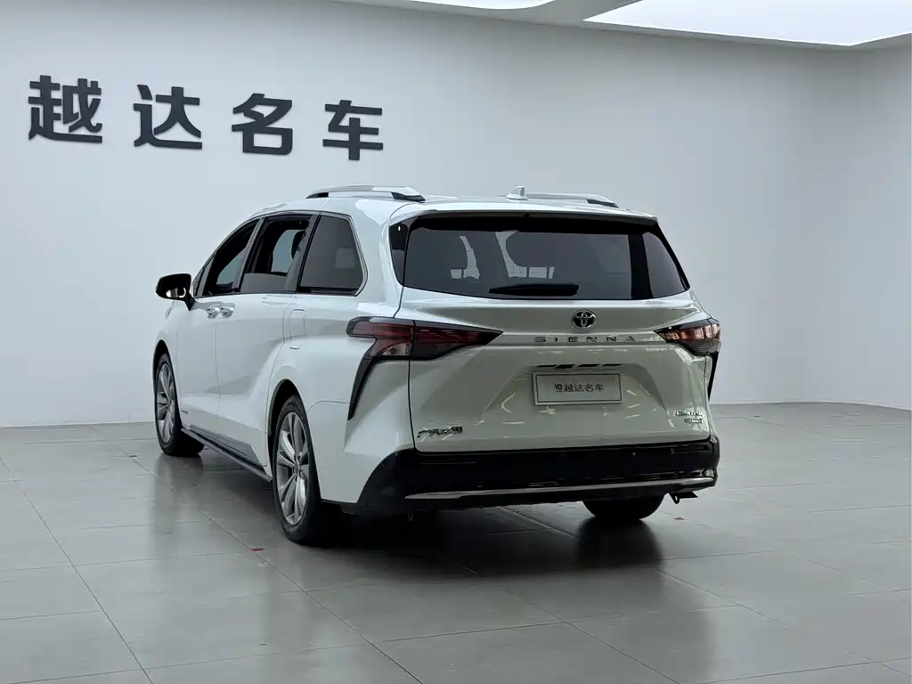 Toyota Sienna — миниатюра 21