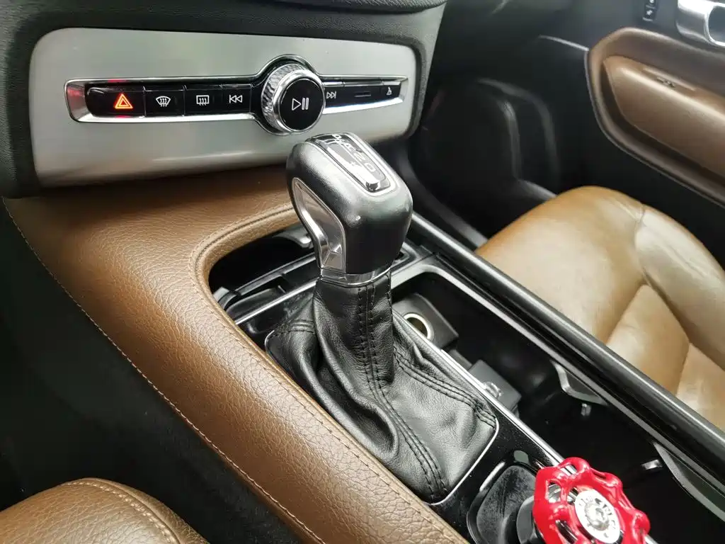 Volvo XC90 — миниатюра 13