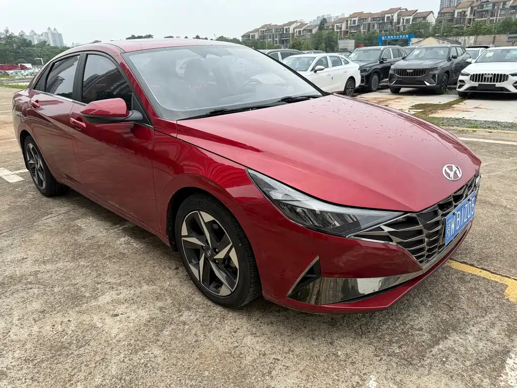 Hyundai Elantra 2021 1.5L CVT LUX Luxury