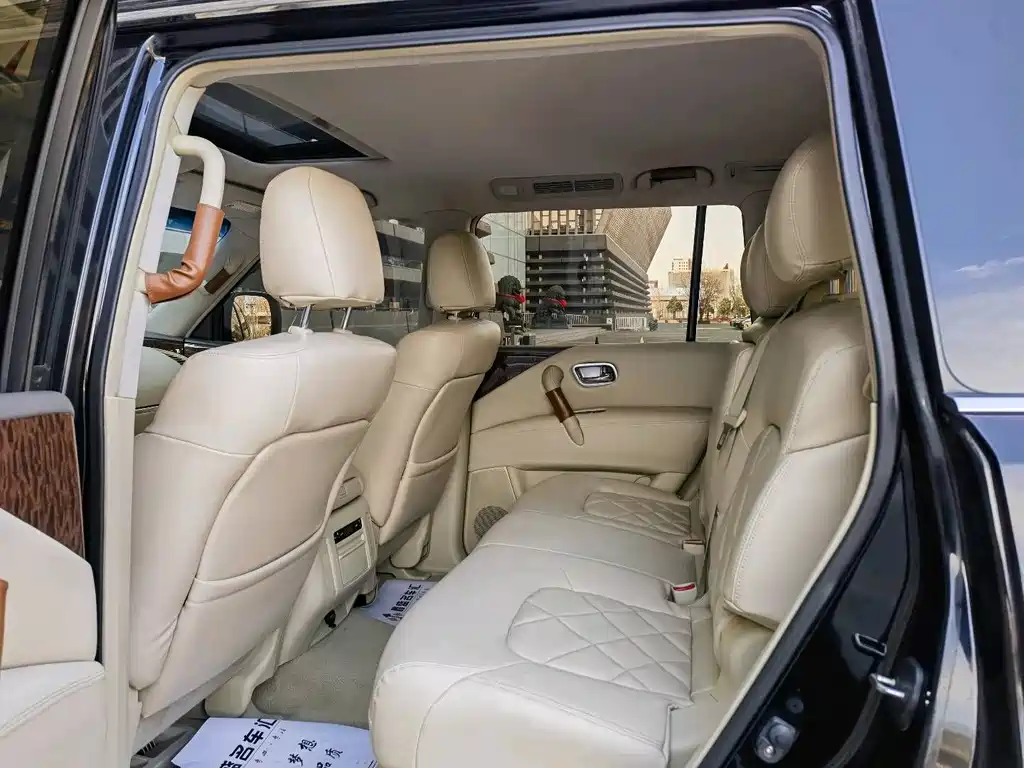 Nissan Patrol 2014 5.6L LE