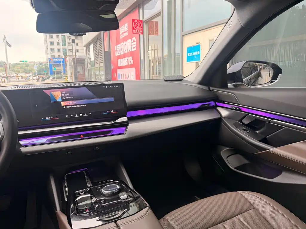 BMW i5 — миниатюра 6