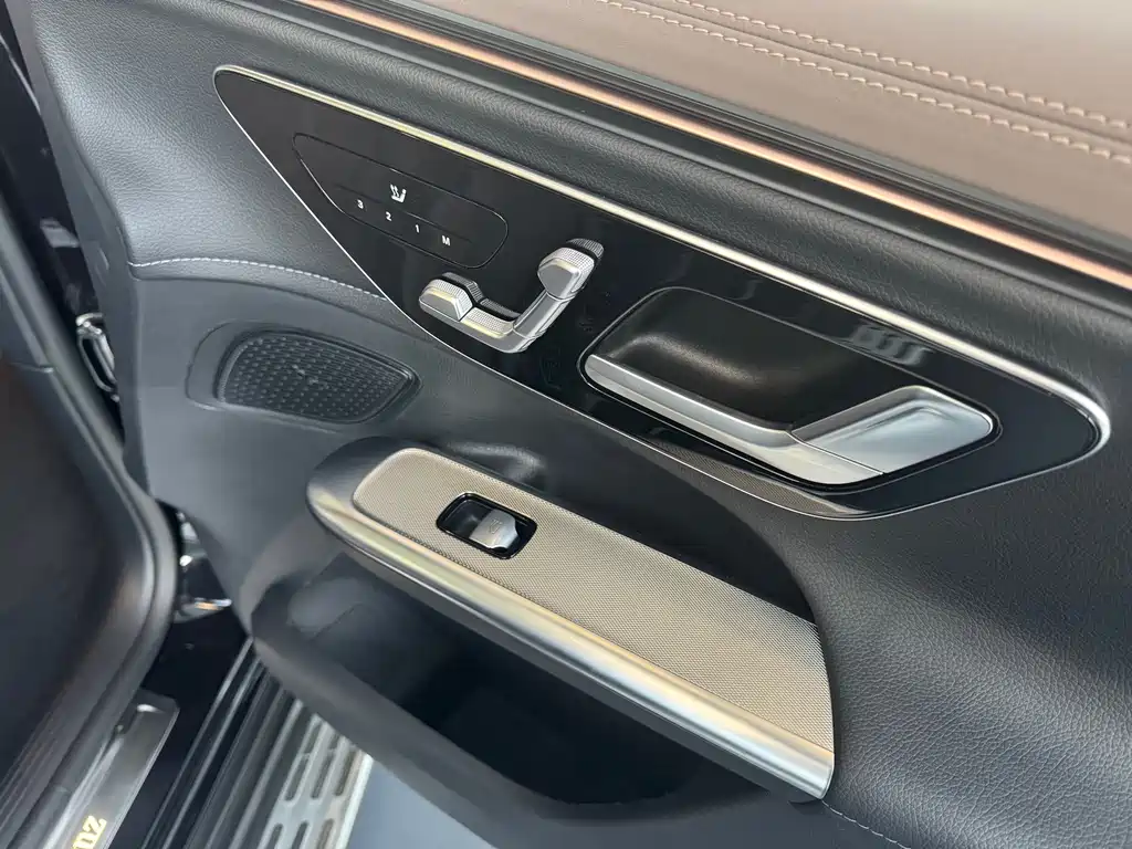 MERCEDES-BENZ EQE SUV