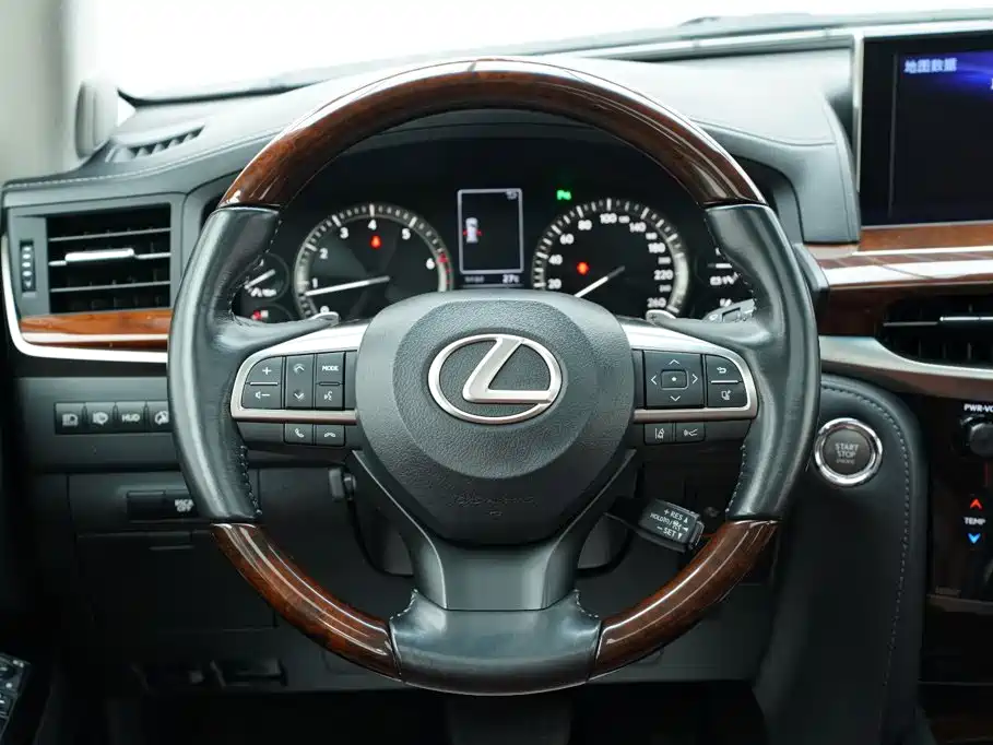 Lexus LX — миниатюра 27