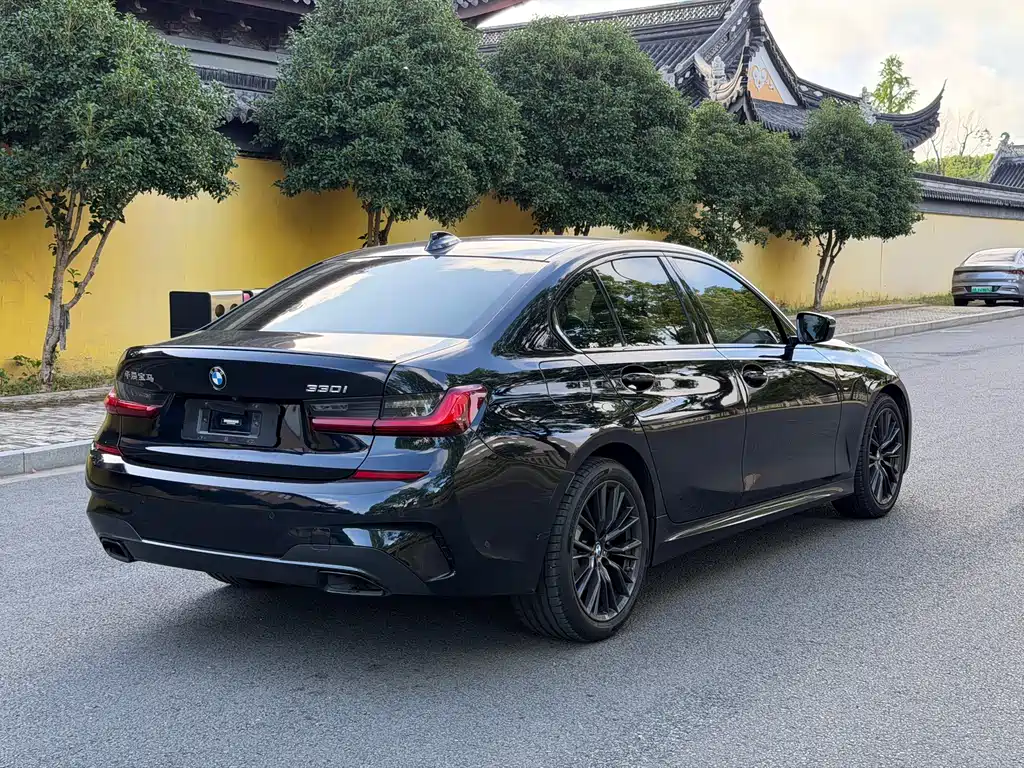 BMW 3 Series — миниатюра 11