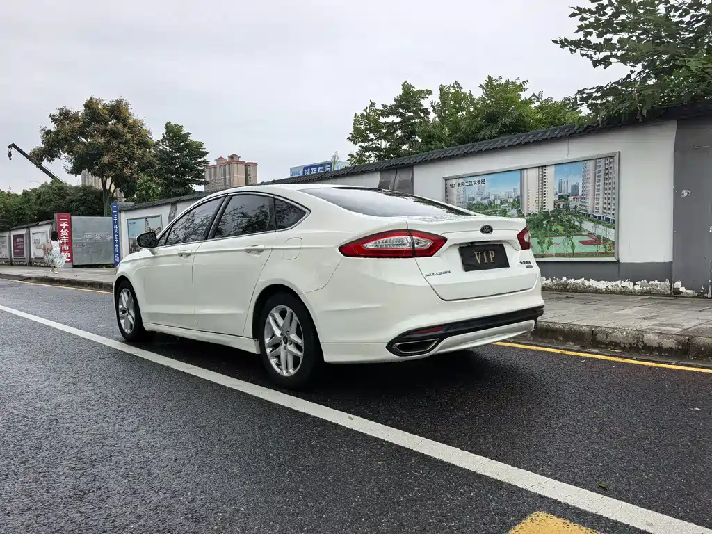 Ford Mondeo — миниатюра 7