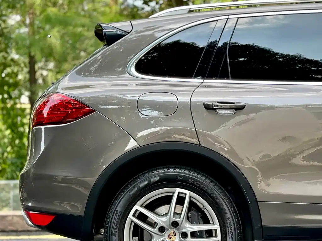Porsche Cayenne 2014 Cayenne Platinum Edition 3.0T