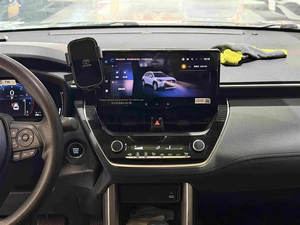Toyota Corolla Cross — миниатюра 10