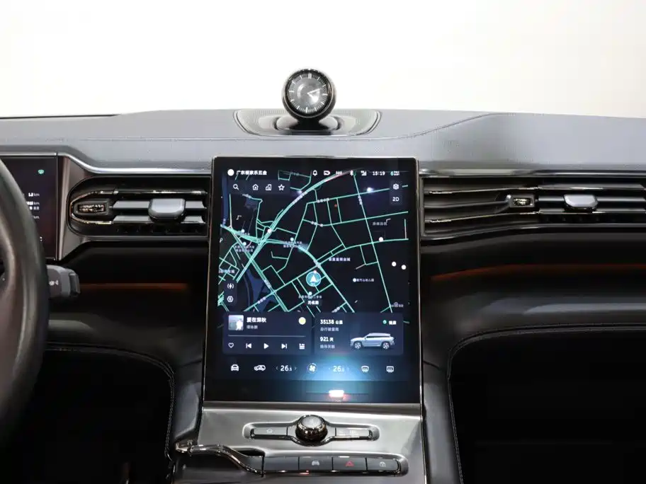 NIO ES6 — миниатюра 14