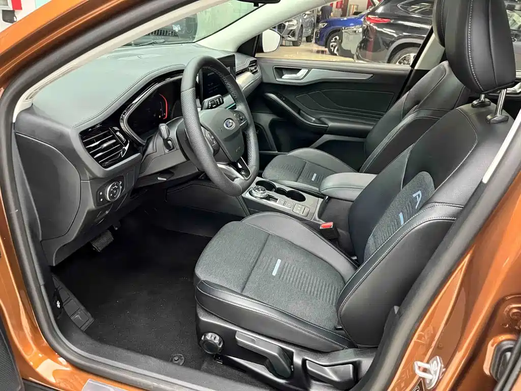 Ford Focus Active — миниатюра 11