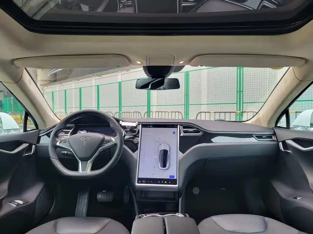 Tesla Model S — миниатюра 20