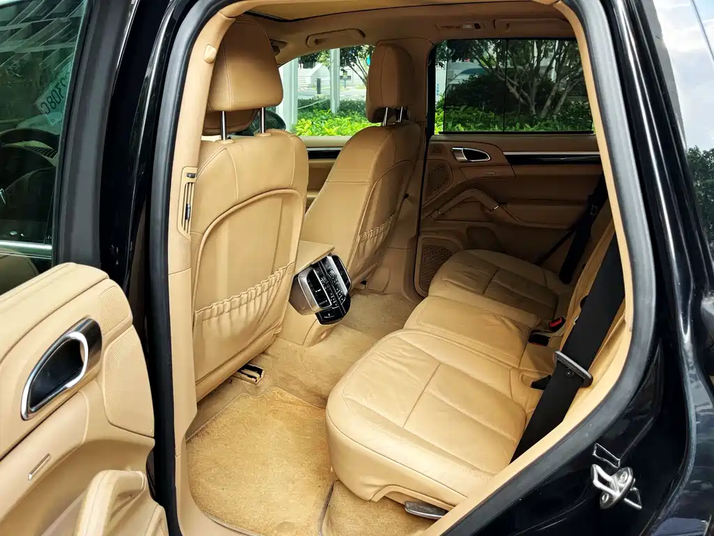 Porsche Cayenne — миниатюра 15