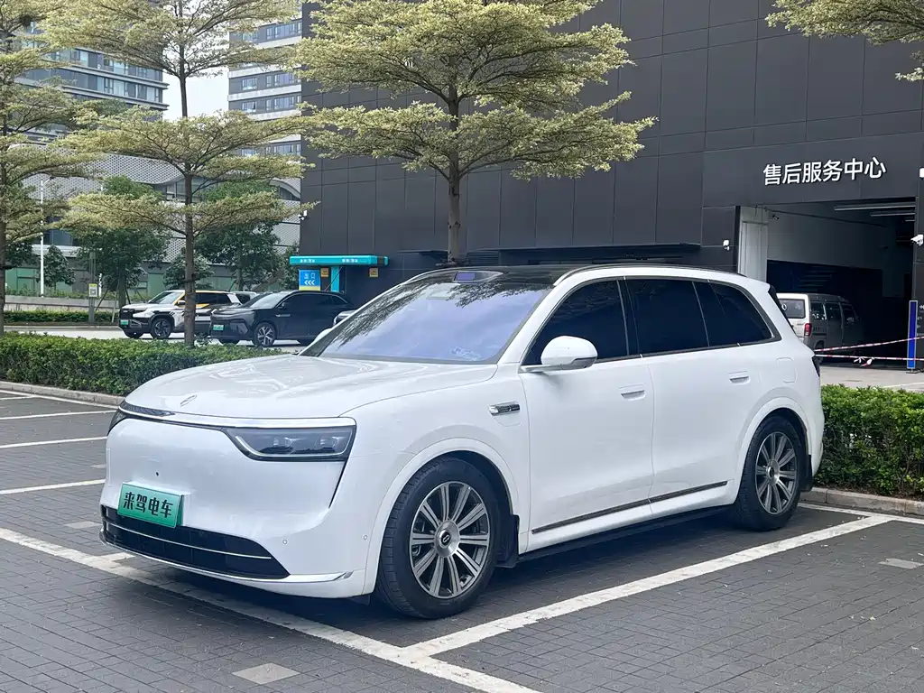 Aito M8 2025 Max+ 53.4kWh 5 мест (192 ）