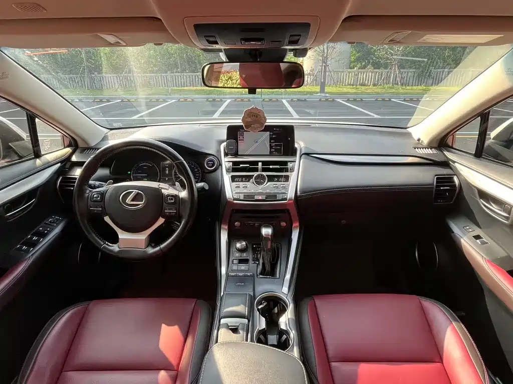 LEXUS  NX