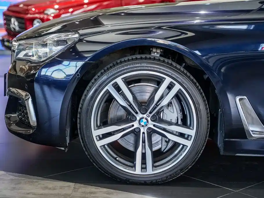 BMW 7 SERIES
