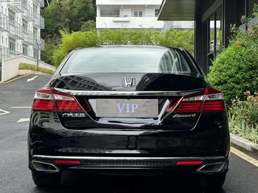 Honda Accord — миниатюра 9