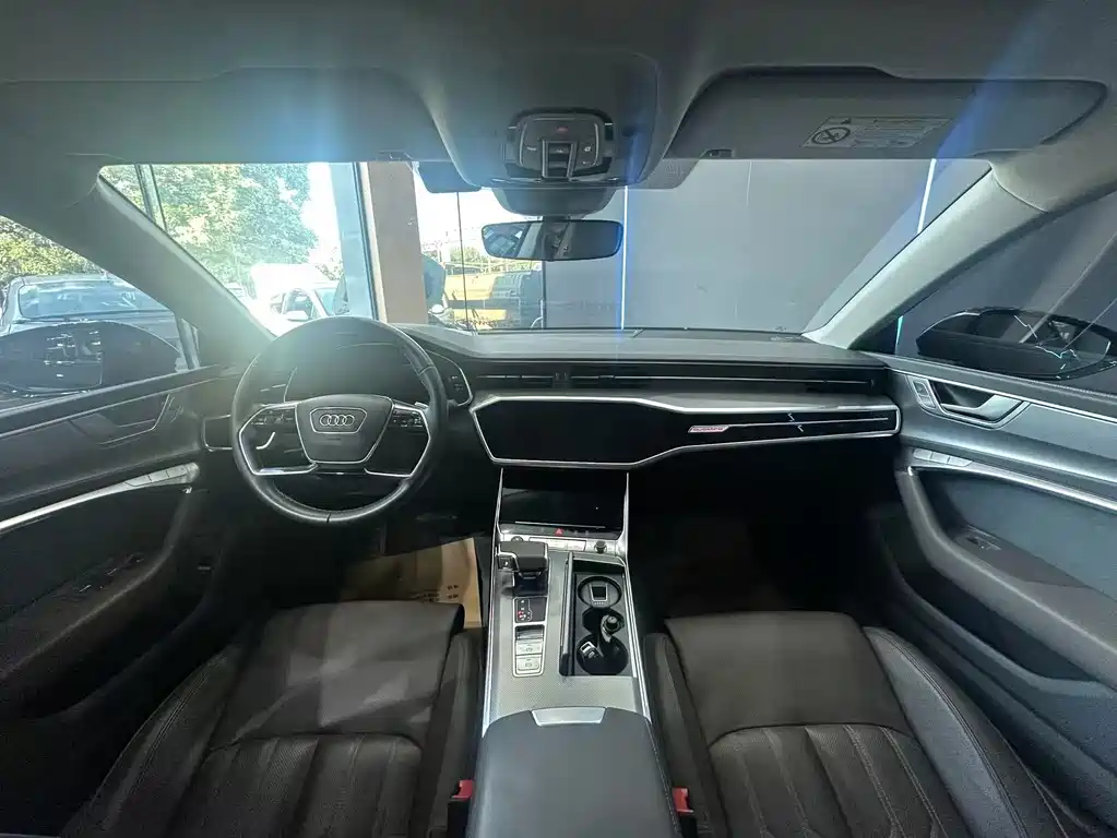 Audi A7L — миниатюра 9