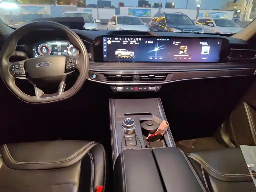 Ford Explorer — миниатюра 5