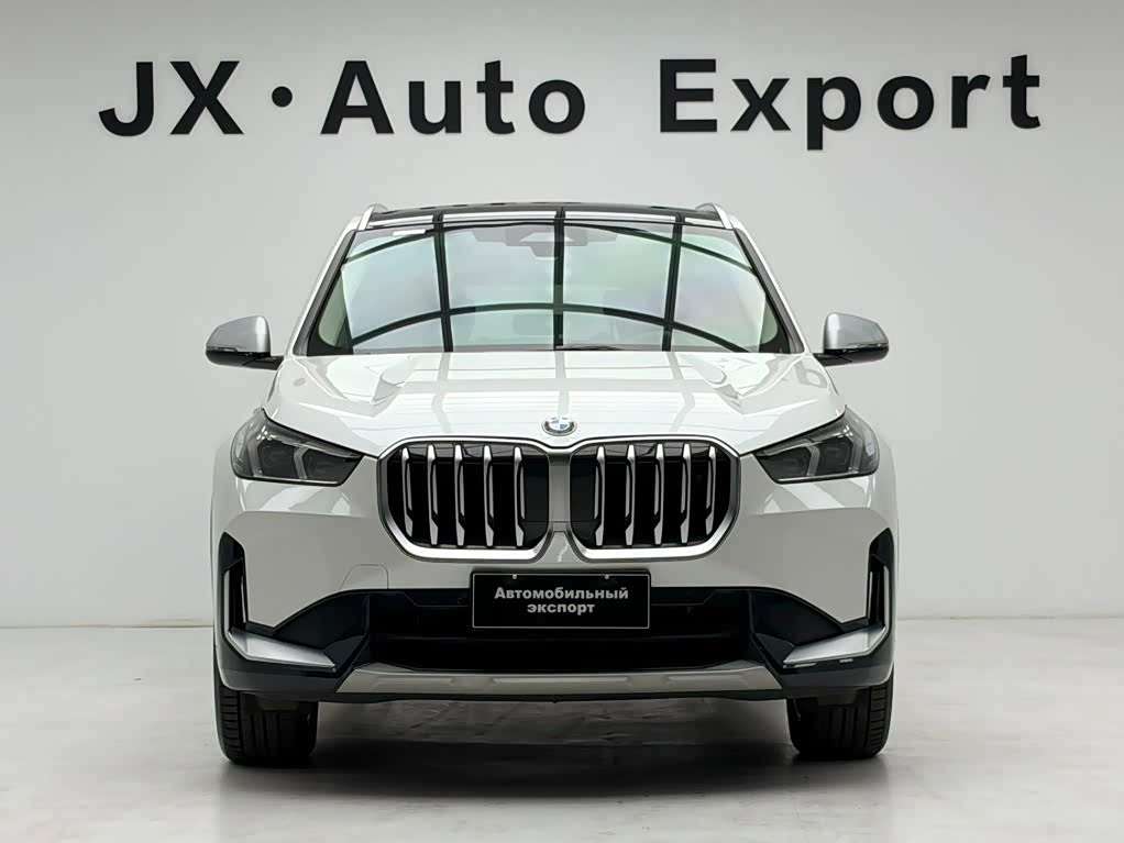 BMW X1 1.5 л 2023 г. Белый, пробег 15000 км