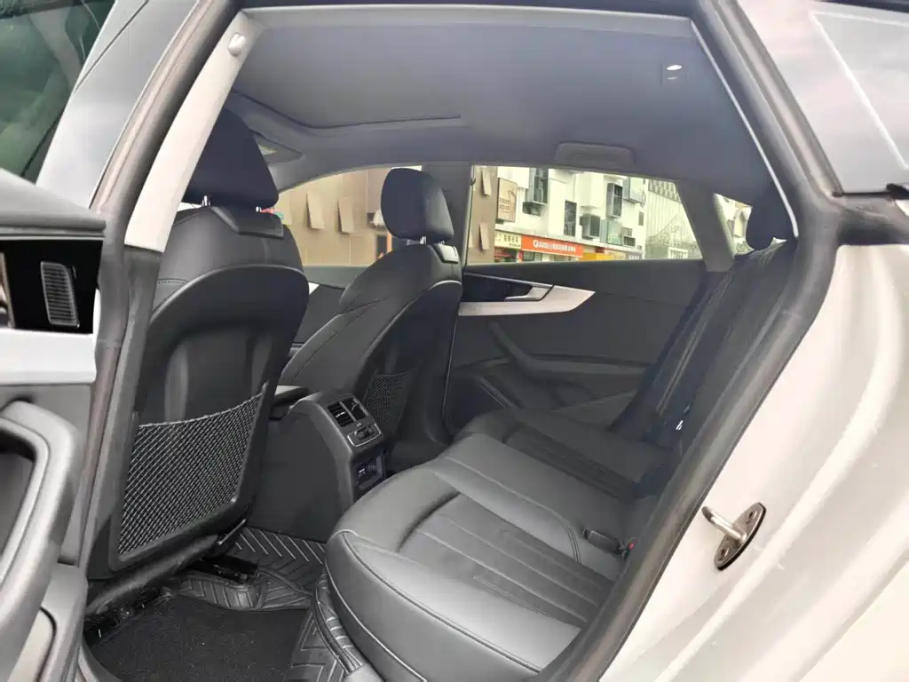 Audi A5 2024 Sportback 40 TFSI quattro Luxury