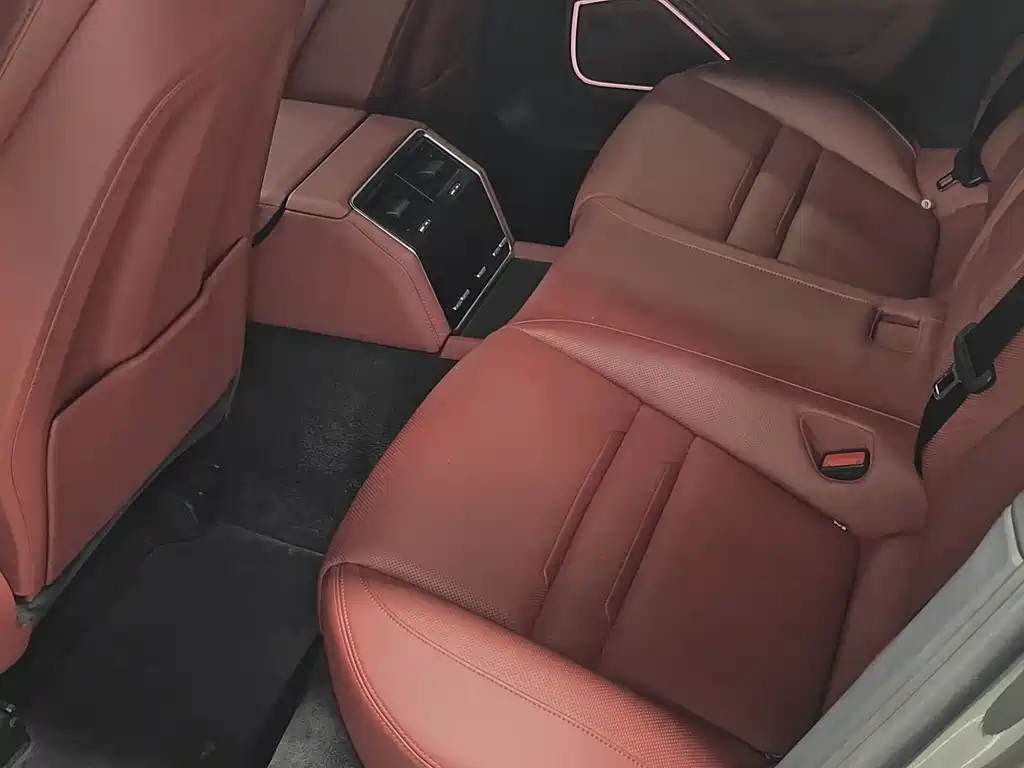 Porsche Panamera — миниатюра 10
