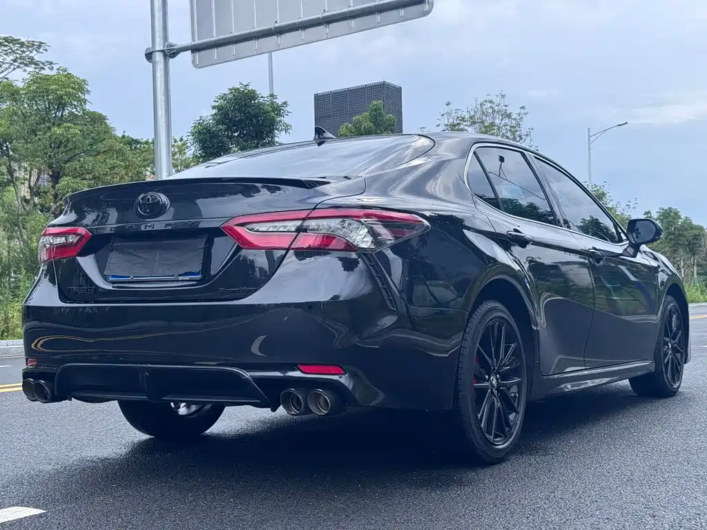 Toyota Camry — миниатюра 10
