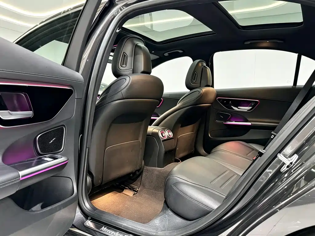 Mercedes-Benz C-Class — миниатюра 8