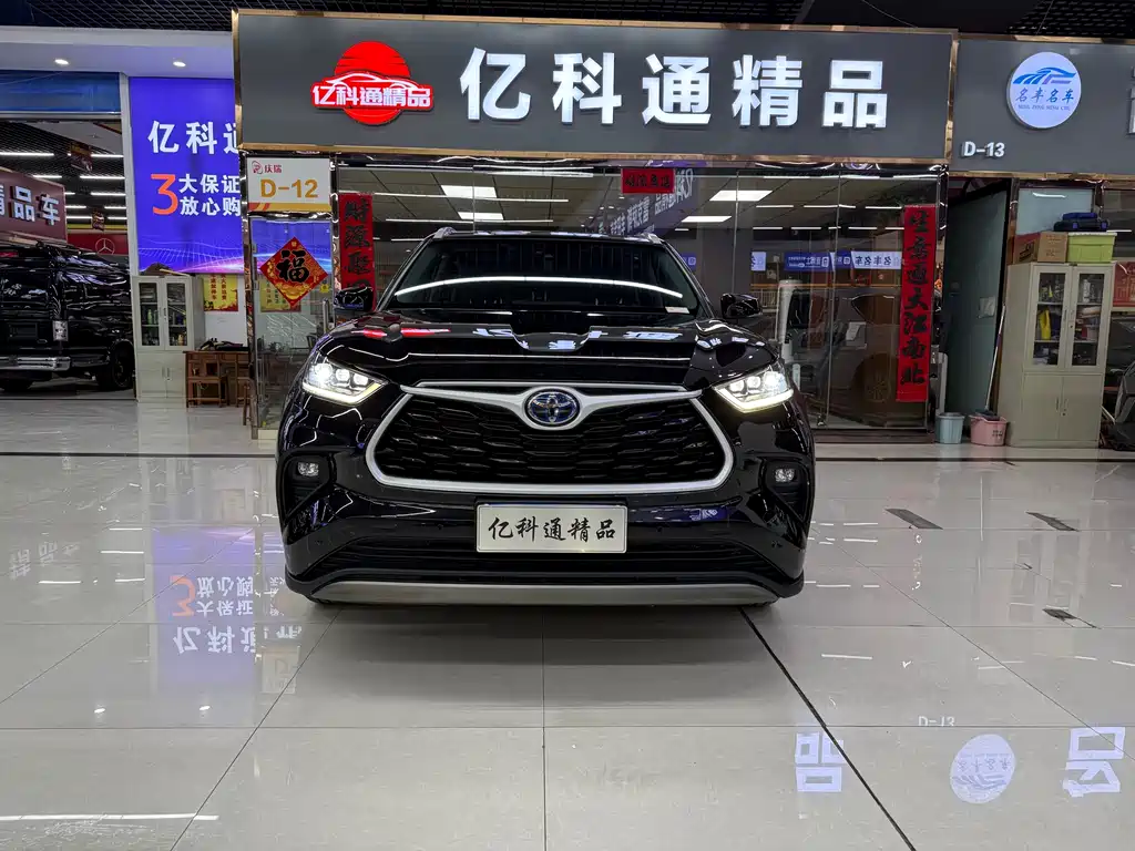 Toyota Highlander 2022 2.5L Luxury 7 мест