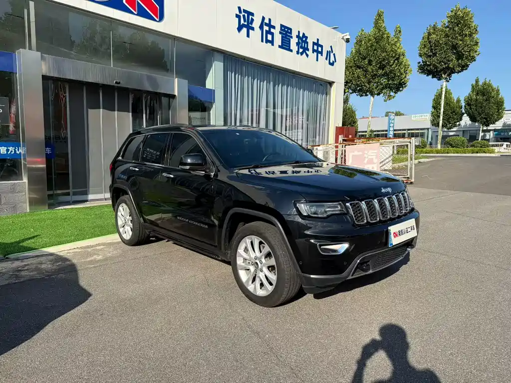 Jeep Grand Cherokee (Import) — миниатюра 2