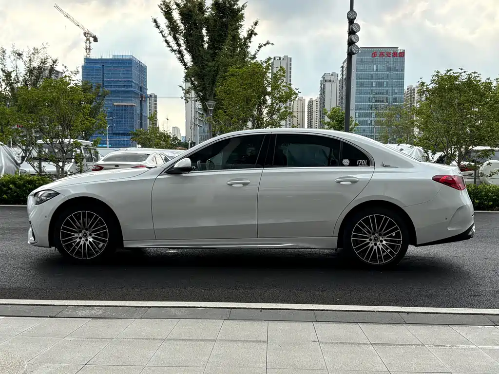 Mercedes-Benz C-Class — миниатюра 8