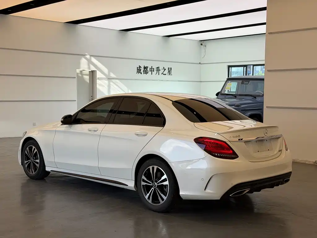 Mercedes-Benz C-Class — миниатюра 7