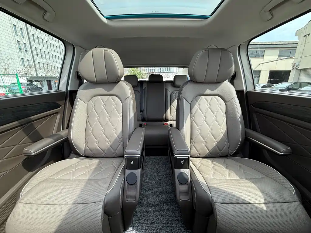 Volkswagen Viloran 380TSI Premium Edition, фото 26